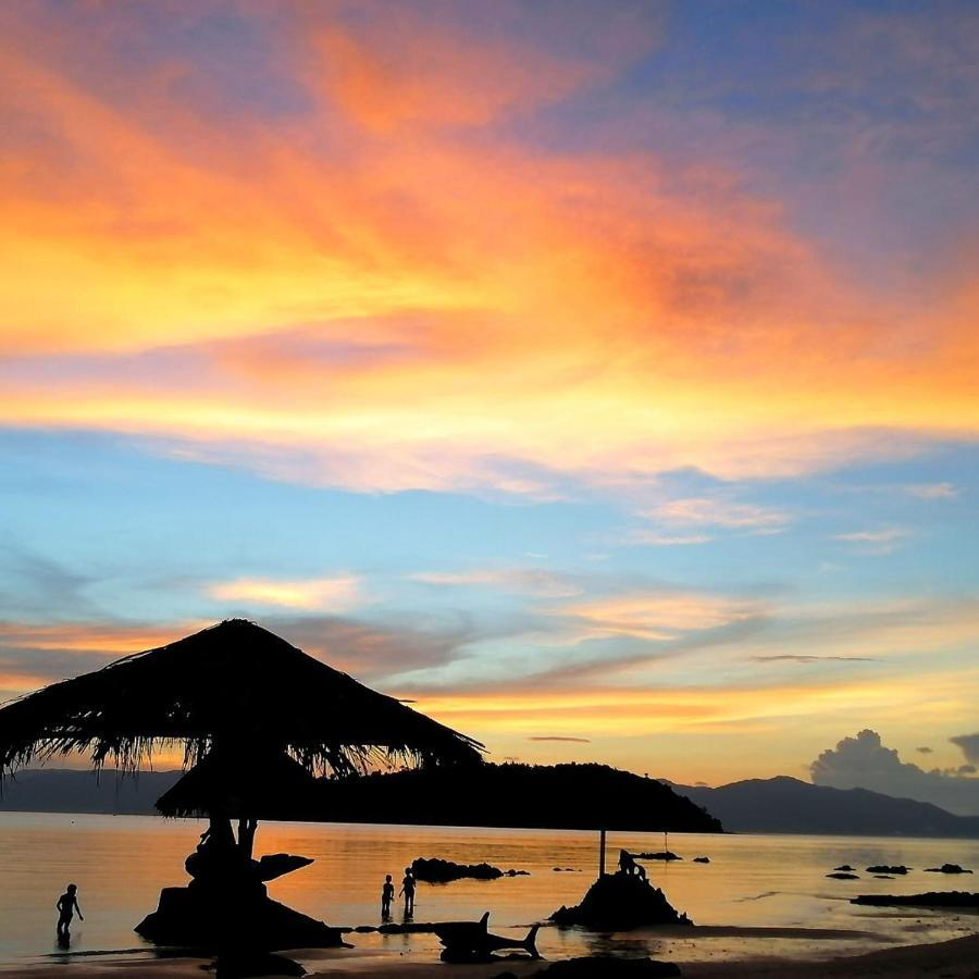 Lonos Circle Private Garden Bed & Breakfast Romblon Exterior foto